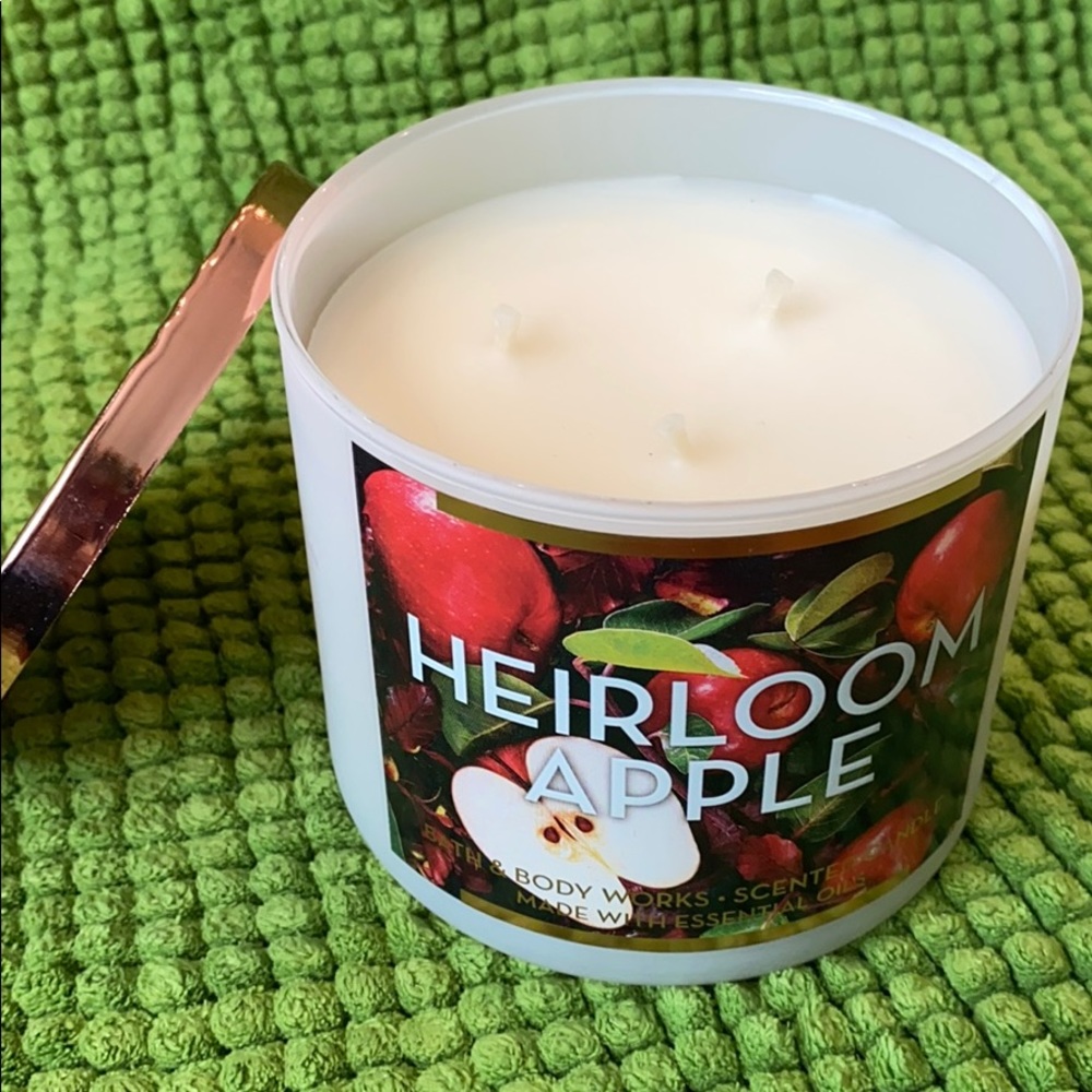 Bath & Body Works candle